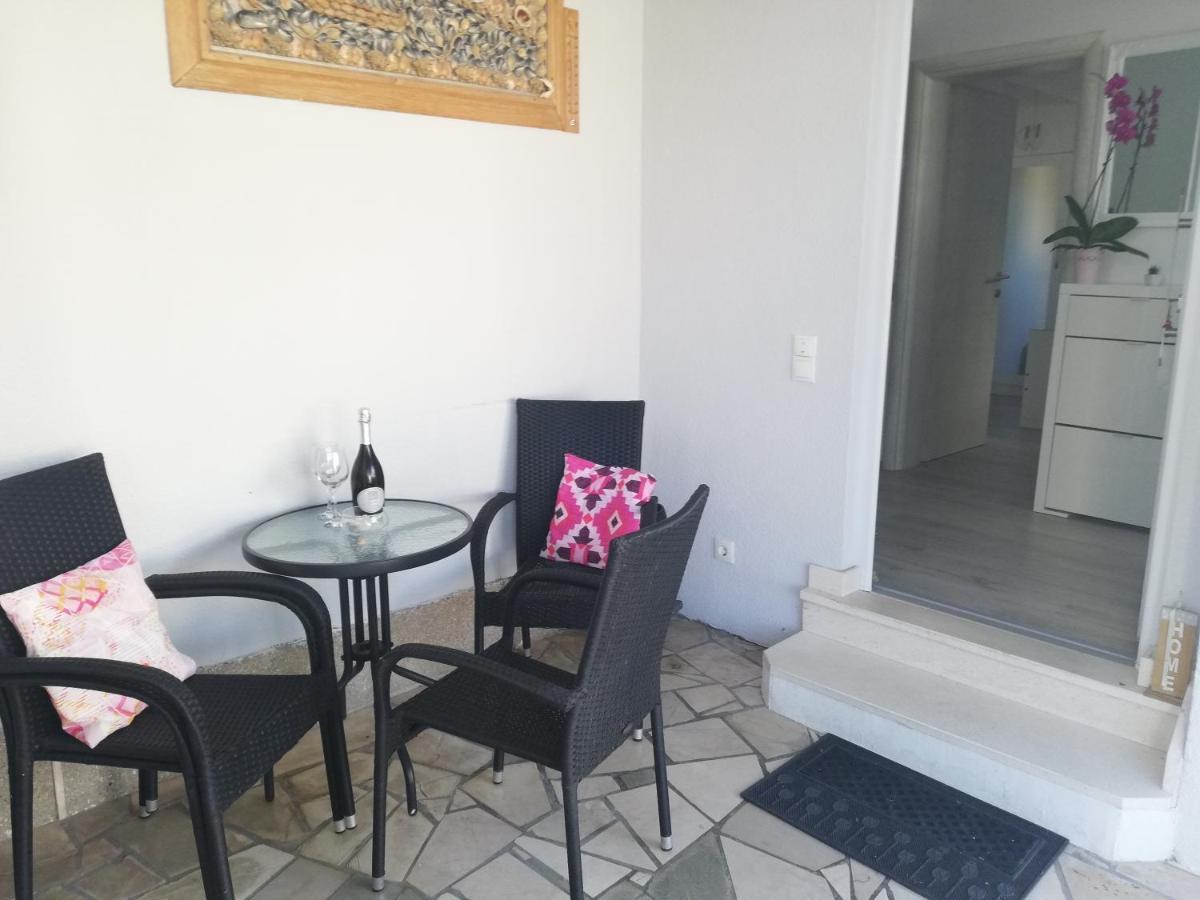 Apartmani Andrea Проманья Экстерьер фото