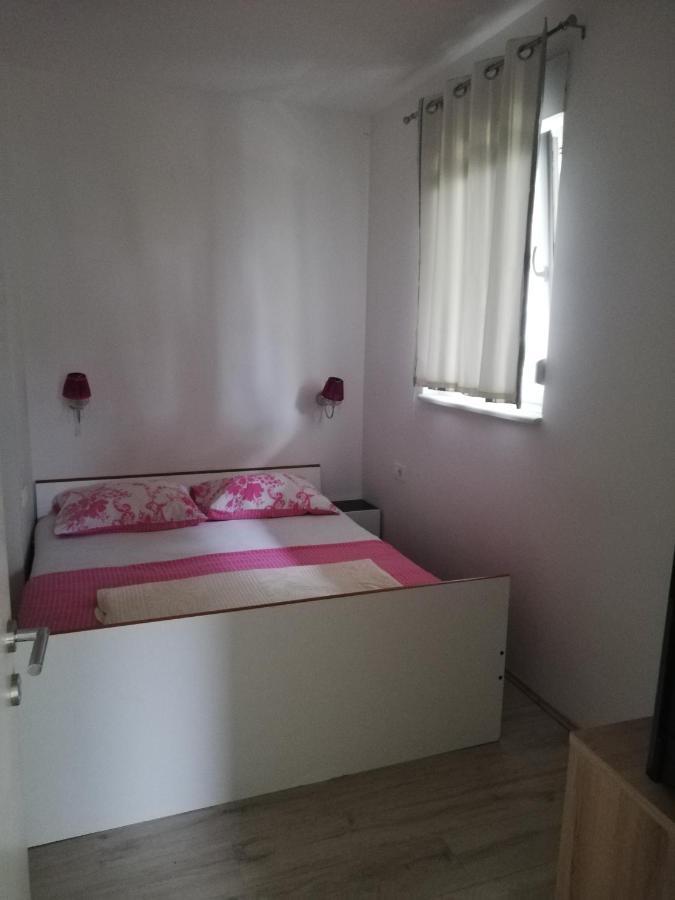 Apartmani Andrea Проманья Экстерьер фото