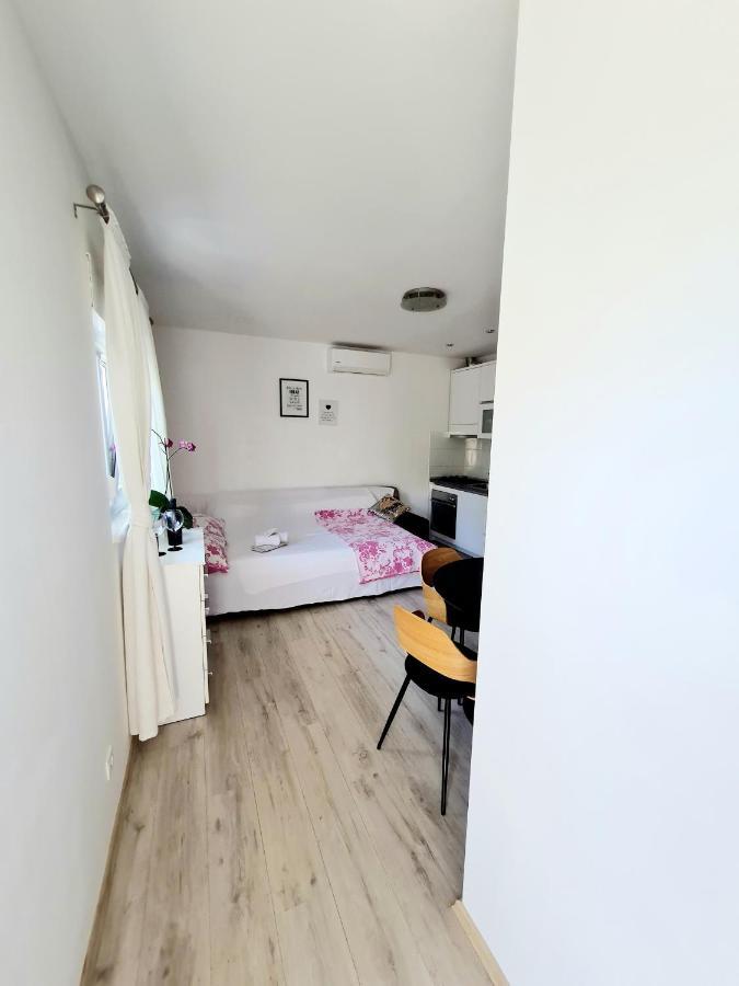 Apartmani Andrea Проманья Экстерьер фото